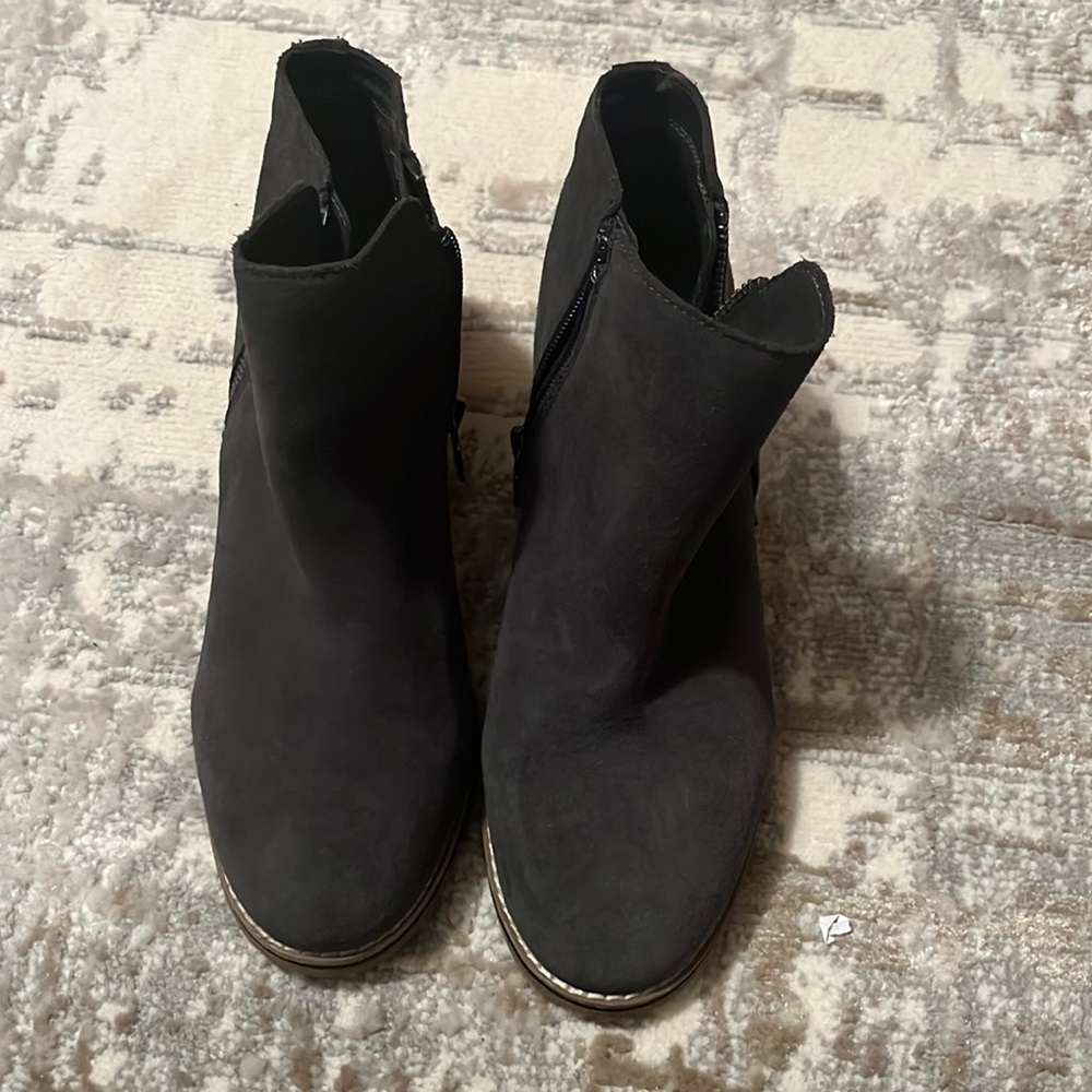 BLONDO dark grey ankle boots